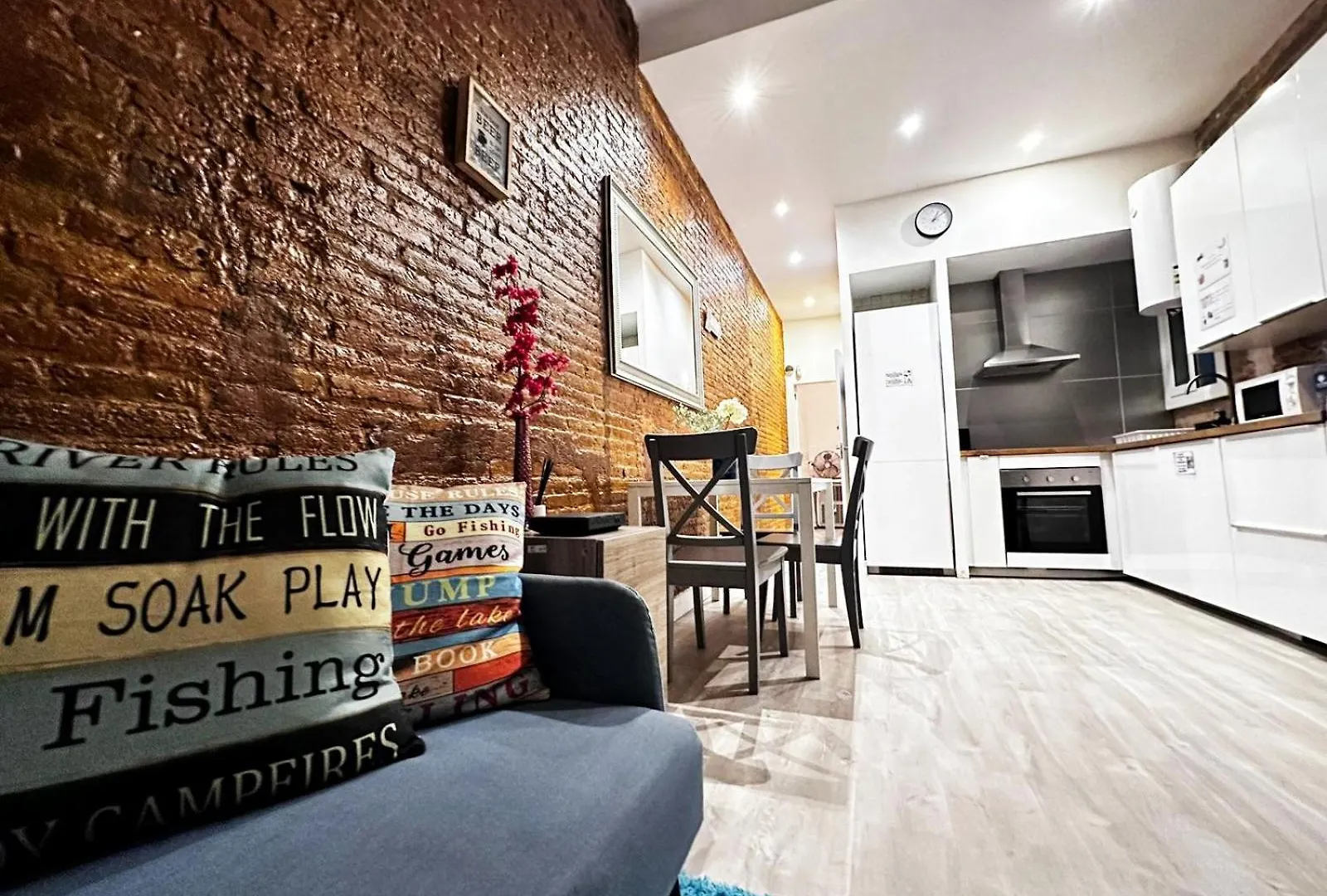 Bcn Private Rooms - City Center Jc Barcelona Hostel
