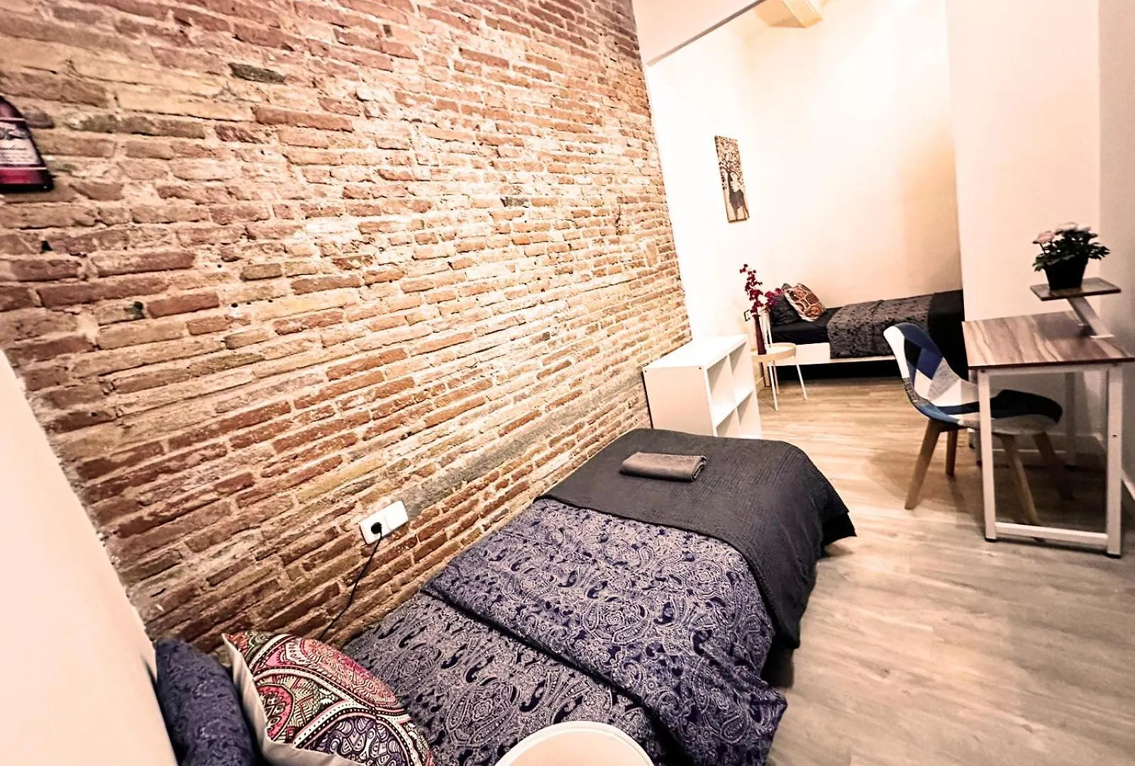 Bcn Private Rooms - City Center Jc Barcelona Hostel